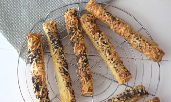 Chees sticks with poppy seeds